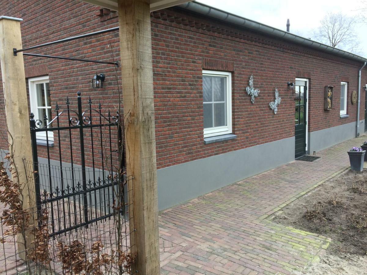 Bed En Breakfast Donkersvoort Bed & Breakfast Beek en Donk Exterior photo